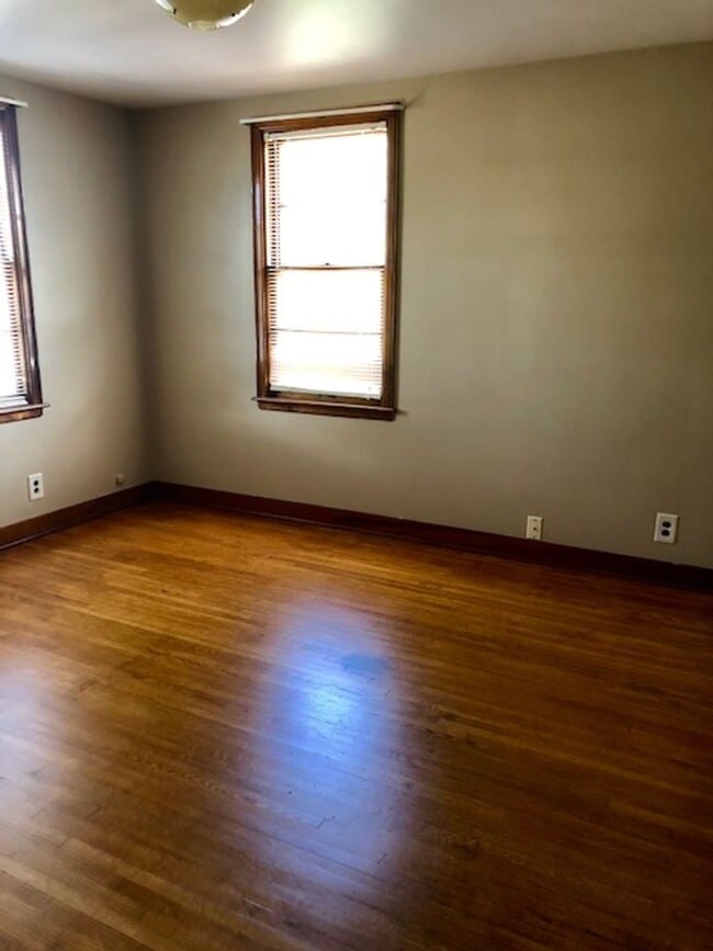 Photo - WOODLAND - Brick, 2 Bedroom Duplex, Move-In Ready! Unit 600