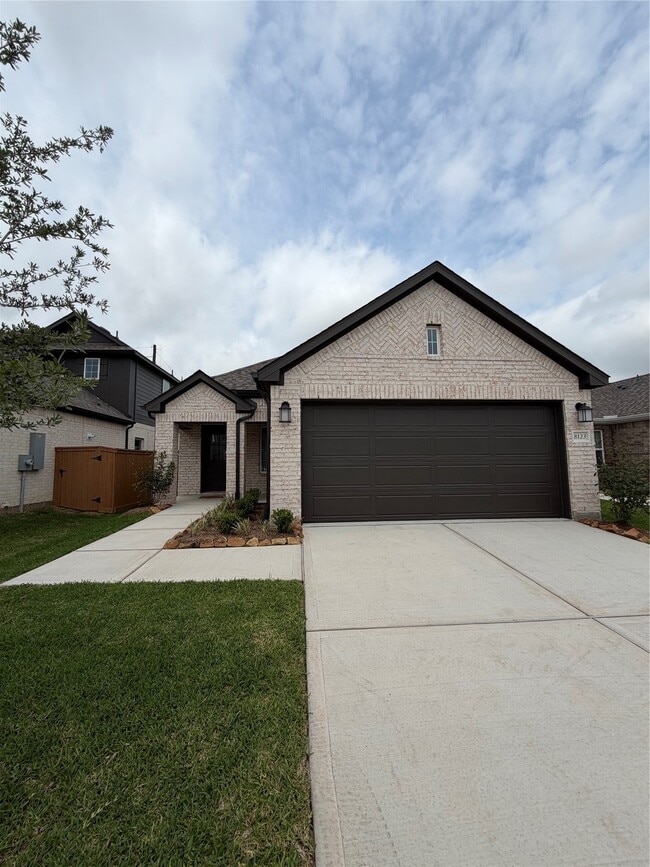 Building Photo - 8123 Kay Hbr Dr