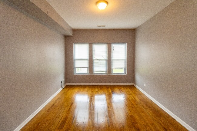 Photo - 6400 S Peoria St Apartamento Unidad 905-2