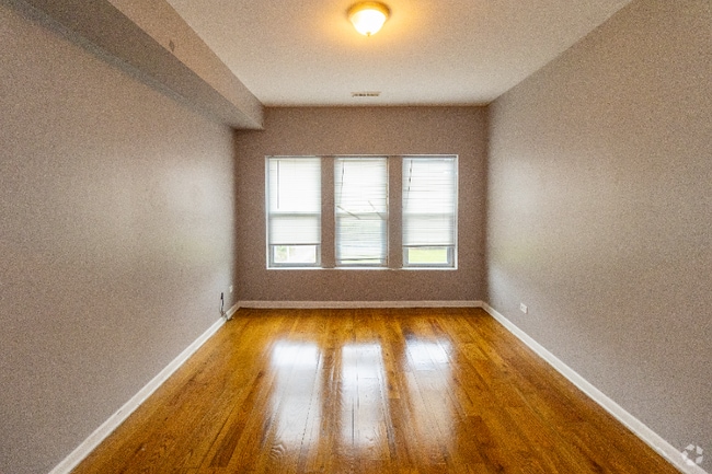 Building Photo - 6400 S Peoria St Unit 905-2 Rental