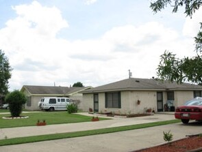 Robinson Place - Robinson Place Apartments
