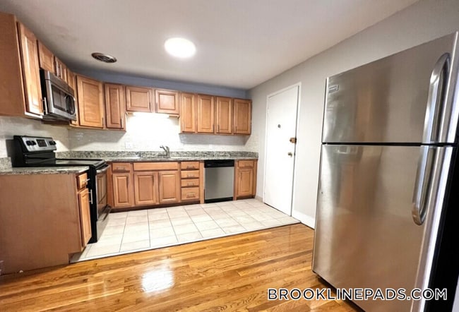 230 Babcock St Unit 1B