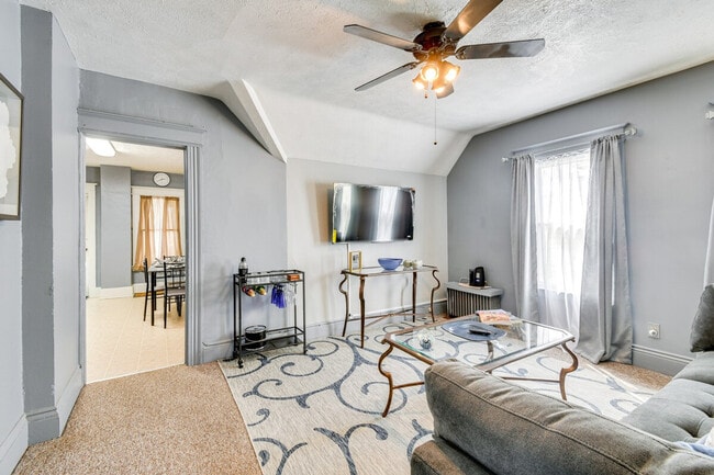 Photo - 71 Sanford St Unidad ID1299795P