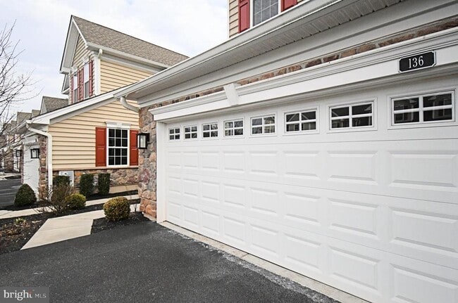 Photo - 136 Iron Hill Way