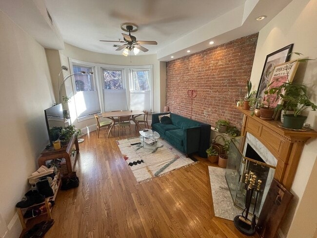 Photo - 183 Saint Botolph St Unidad 2