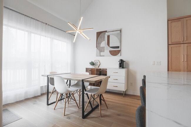 Photo - 2010 Merlin Dr