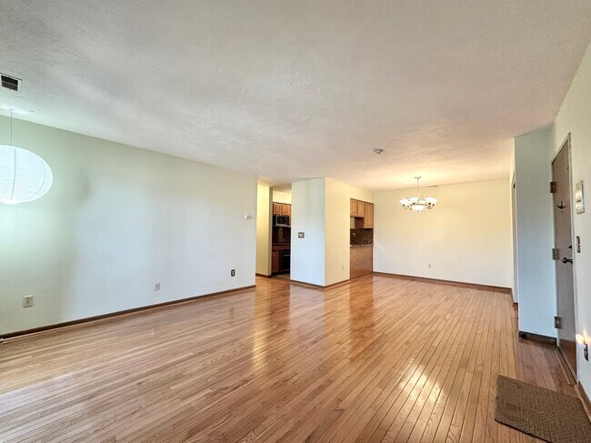Photo - 340 Sunderland Rd Unit 17A