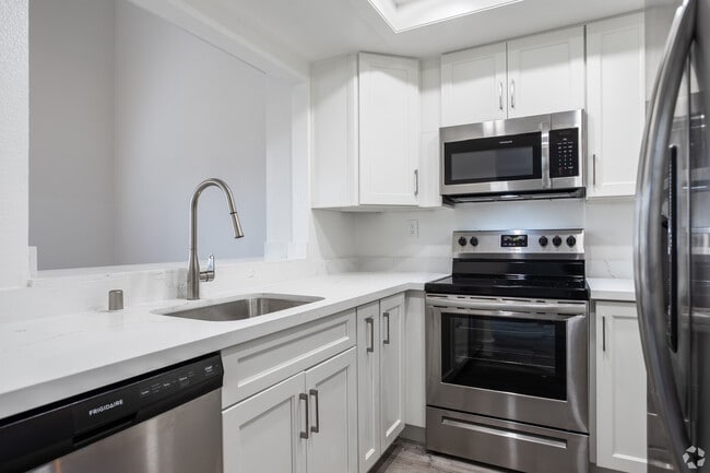 Building Photo - Mission Bay Rental