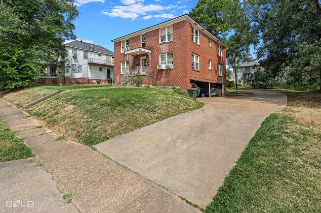 Photo - 256 Wyandotte St