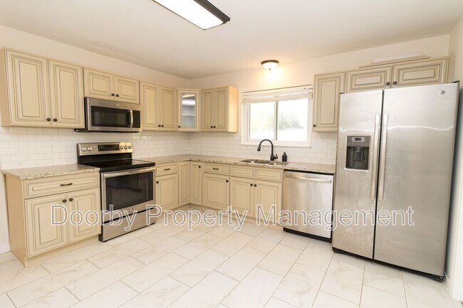 Photo - 833 Ashland Terrace Unit B