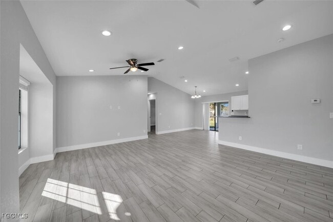 Photo - 919 NE 35th Ln