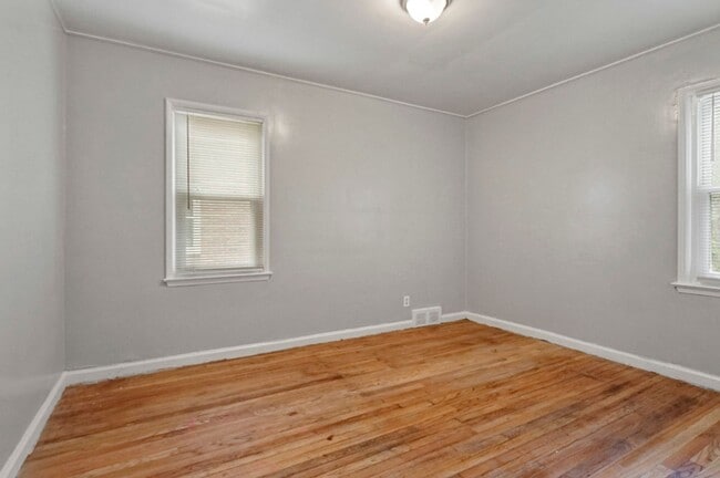 Photo - 19356 Westmoreland- 3 BED & 1.5 BATH FOR RENT