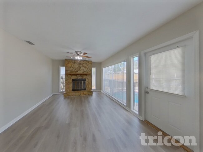 Photo - 2290 Colonial Dr