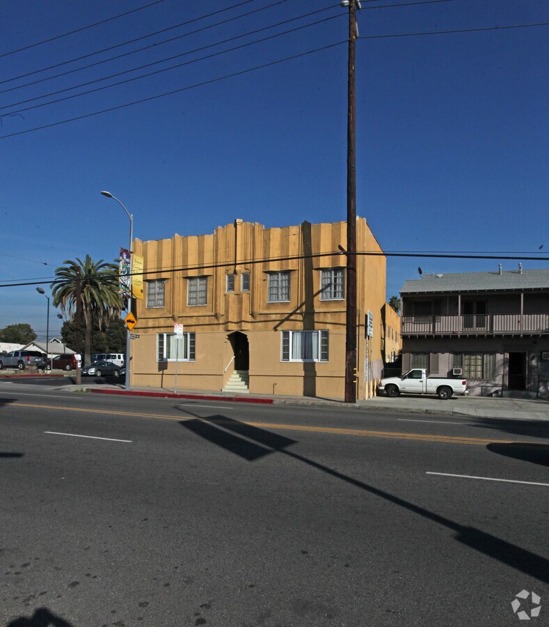 Photo - 1558 Hillhurst