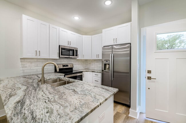 Photo - 108 Clearing Wy