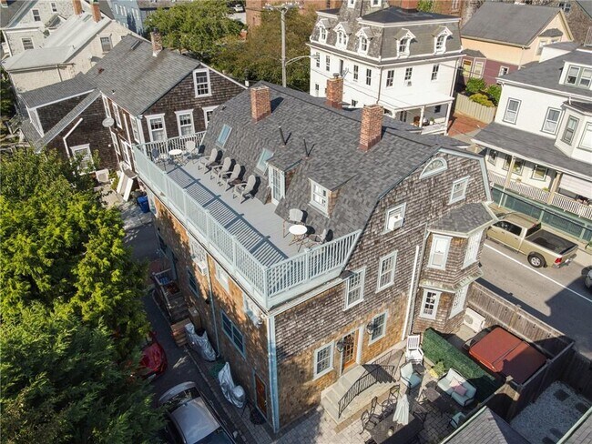 Building Photo - 209 Spring St Rental