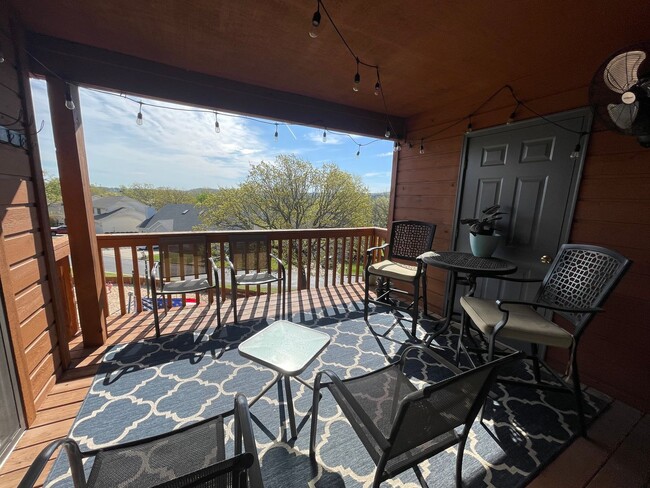 Building Photo - Furnished 2 bedroom 2 bath