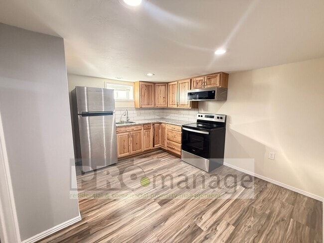 Photo - 335 E 17th St Unit 335 1/2