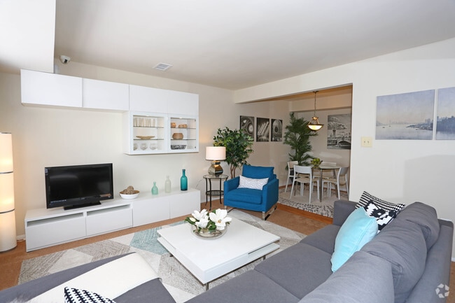 Living Area - Chadwick Manor Townhomes