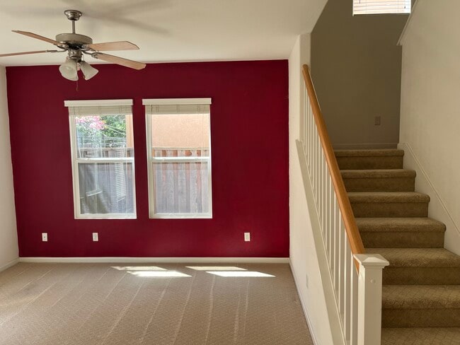 Photo - 3336 Chartwell St