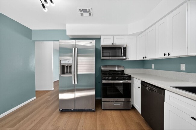 Building Photo - 44440 Acacia Dr Unit 1