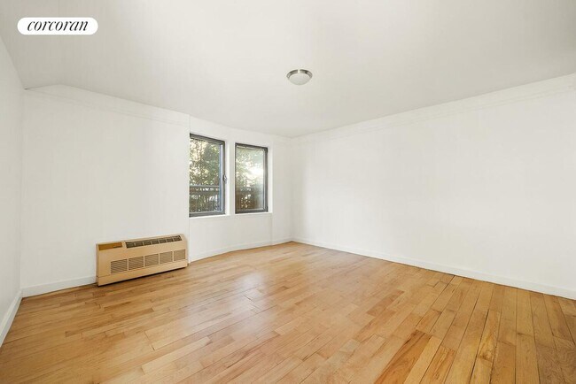 Photo - 138 Seeley St