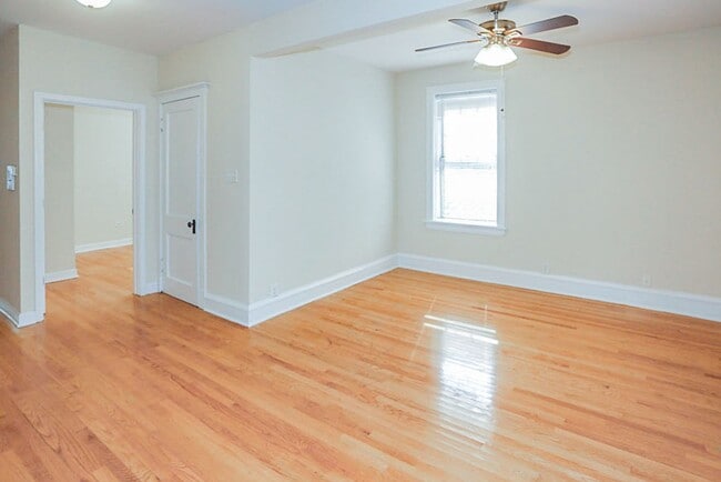 Photo - 1615 W Berteau Ave Apartment Unit 1