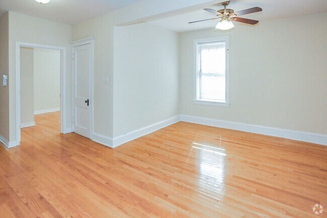 Building Photo - 1615 W Berteau Ave Unit 1 Rental