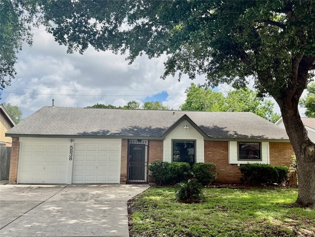 Building Photo - 5838 Ludington Dr