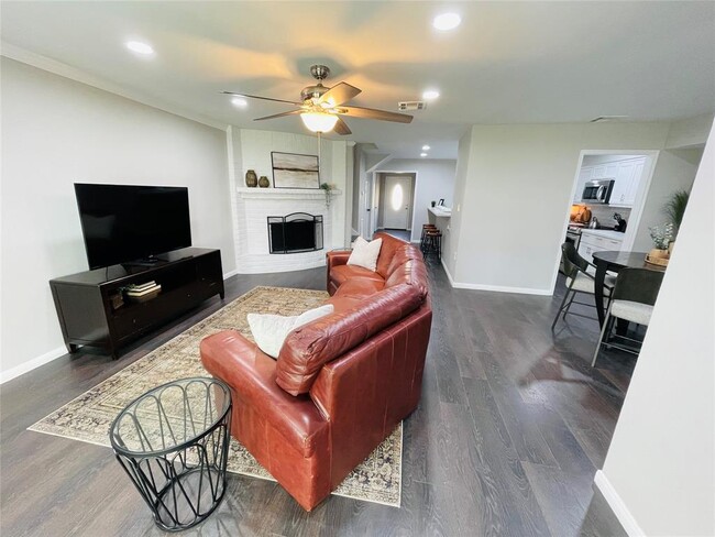 Photo - 14688 Perthshire Rd Condo Unit C