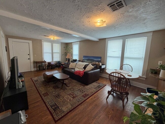 Photo - 3bed/1bath Home Available Just Steps Away From Norman's Campus Corner!!