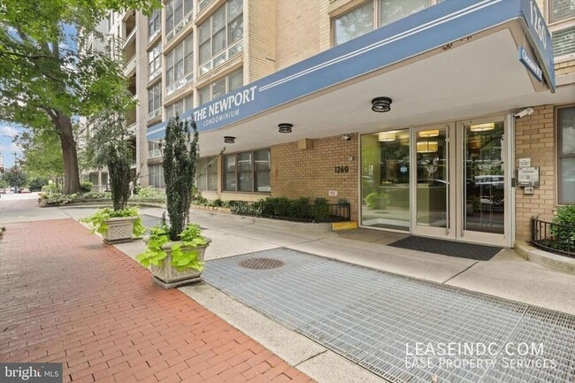 Building Photo - 1260 21st St NW Unit #907