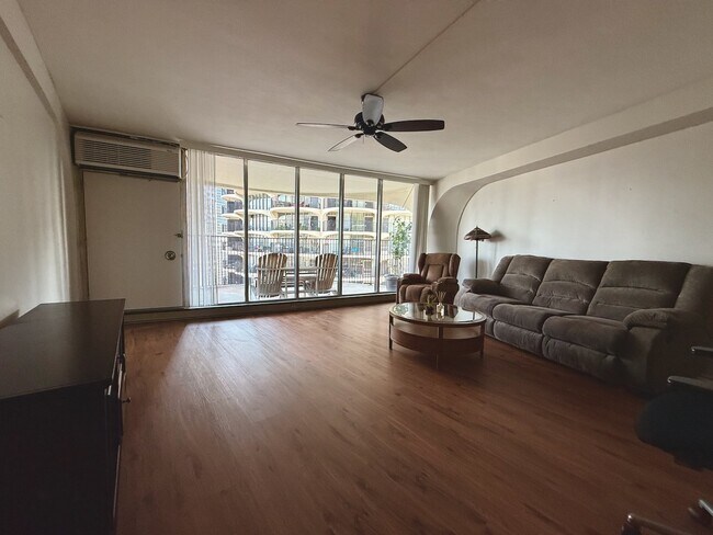 Photo - 300 N State St Unit 4635