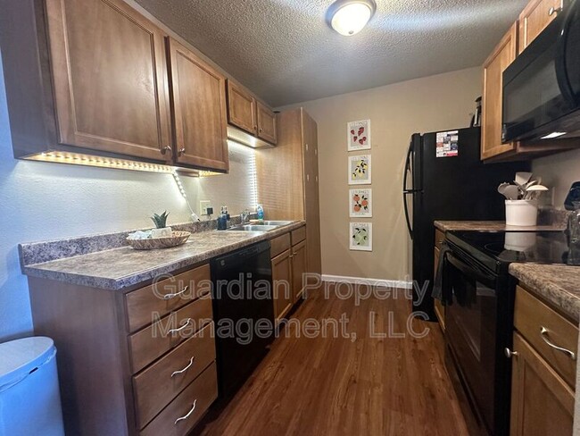 Photo - 515 W 11th St