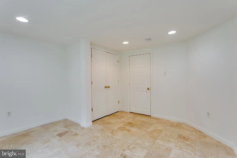 Photo - 301 Loureiro Ln