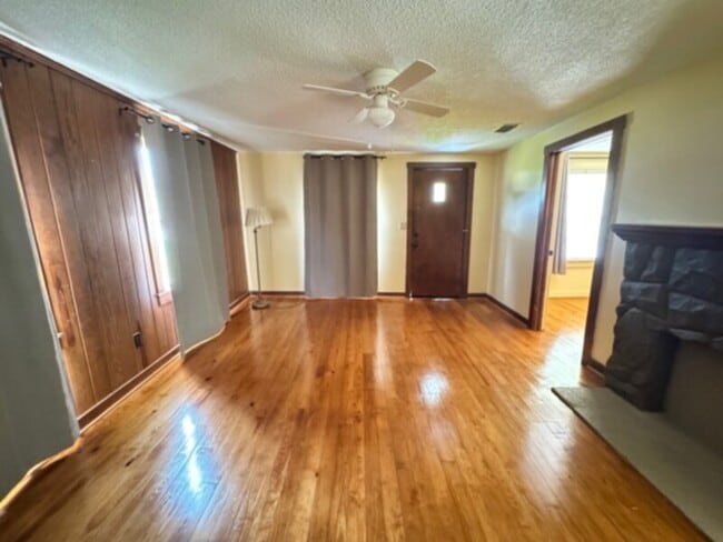 Photo - Beautiful 2 Bedroom, 1 Bath Lake Front Home with Den and Oversized 2 Car Garage on Large Lot