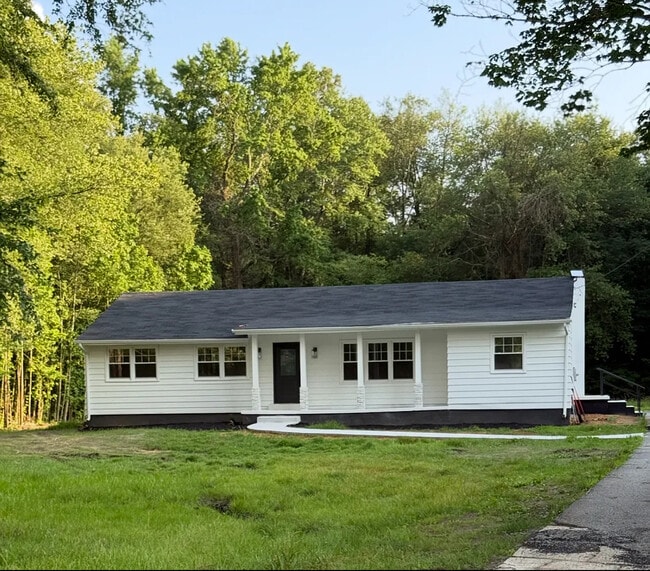 Building Photo - 2238 Lockwood Chapel Rd Rental