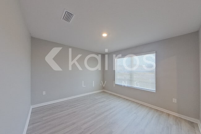 Photo - 4816 Malay Cir