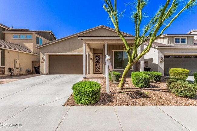 Building Photo - 2072 E Lantana Dr