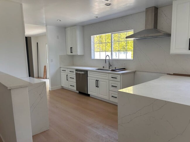 11960 Modjeska Pl