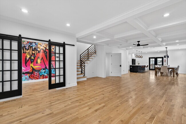 Photo - 2514 S Harvey Ave