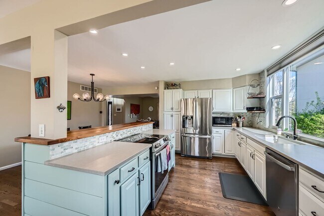 Photo - Furnished Downtown Louisville 5BDR Gem