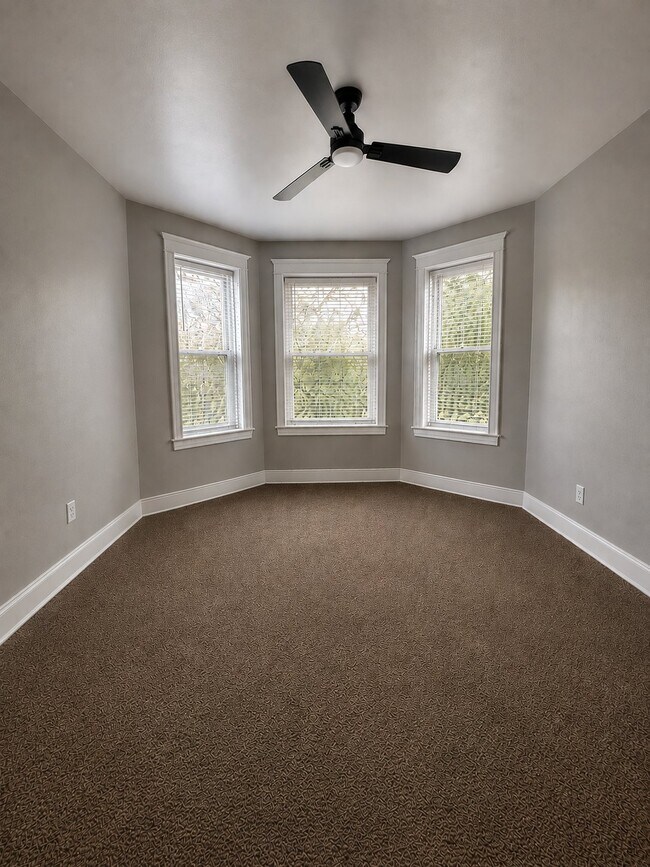 5735 S Marshfield Ave Unit 2