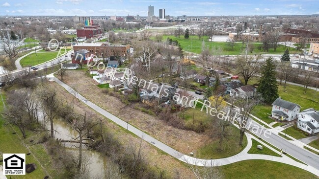 Photo - 2144 Edgehill Ave Unit 2144 Edgehill Ave -  B