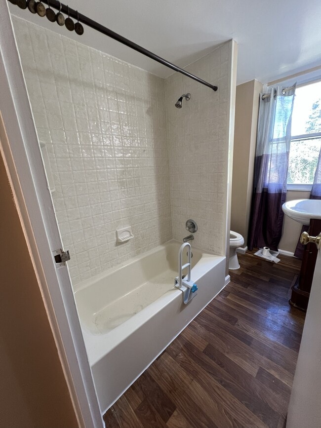 Photo - 7202 Sindall Rd