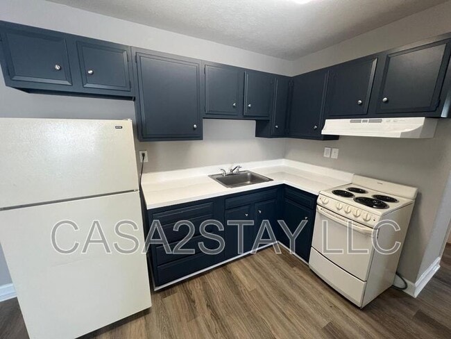 Building Photo - 2137 St Johns Pl Unit 2137