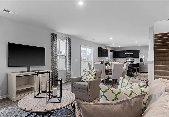 Photo - 2570 Haskell Dr