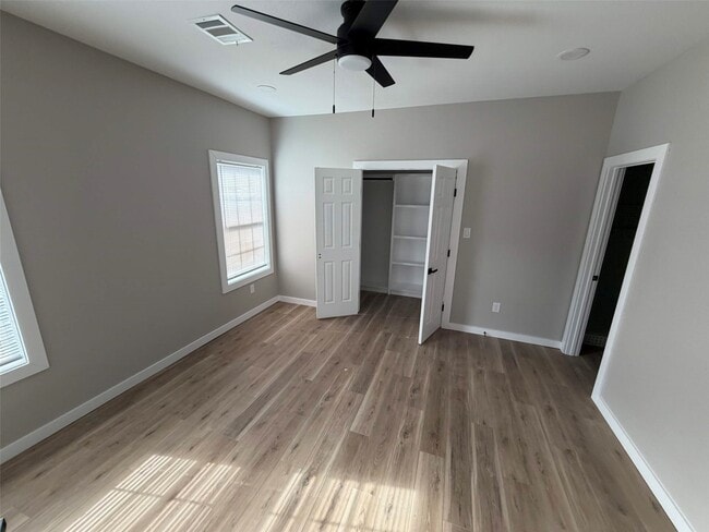 Photo - 1422 W Willis St