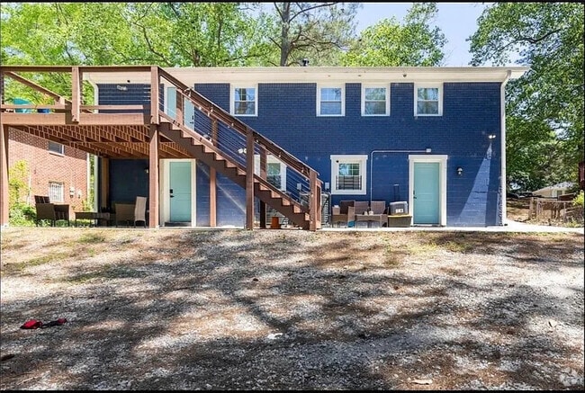 Building Photo - Room in House on Cedar Ave NW