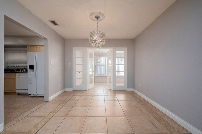 Photo - Cute 3/2 House with 2-Car Garage near Lake Underhill/Downtown Orlando